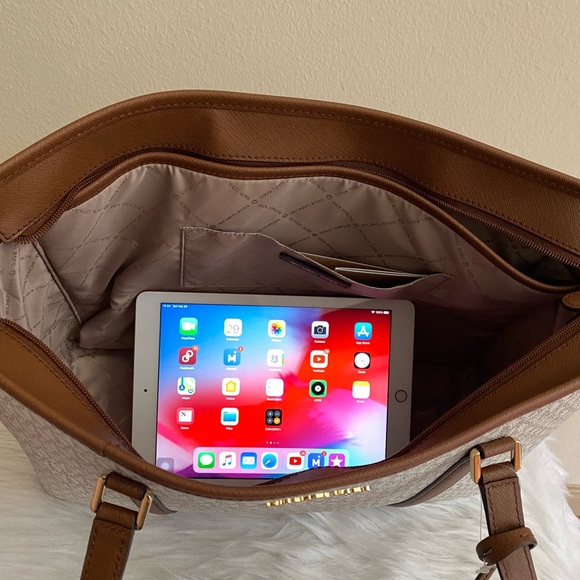 Michael Kors purse and wallet set - Picture 4 of 8